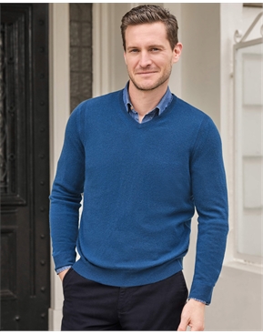 Deep Marine | Mens Cashmere V Sweater | Pure Collection