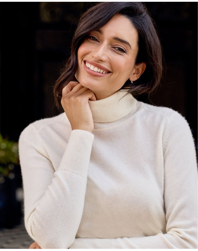 Womens Cashmere Turtle Neck Sweater