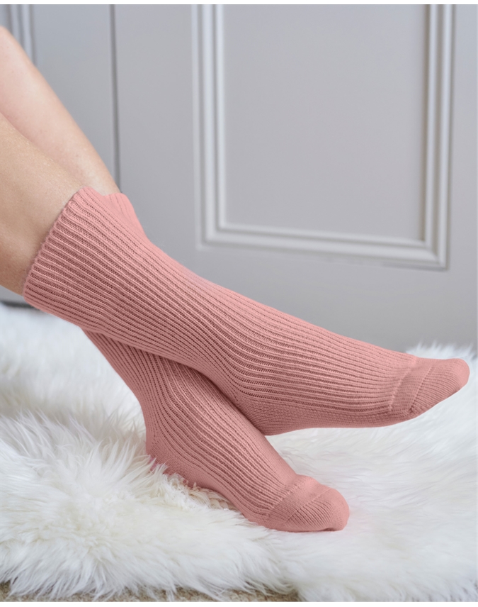 Ribbed Cashmere Socks