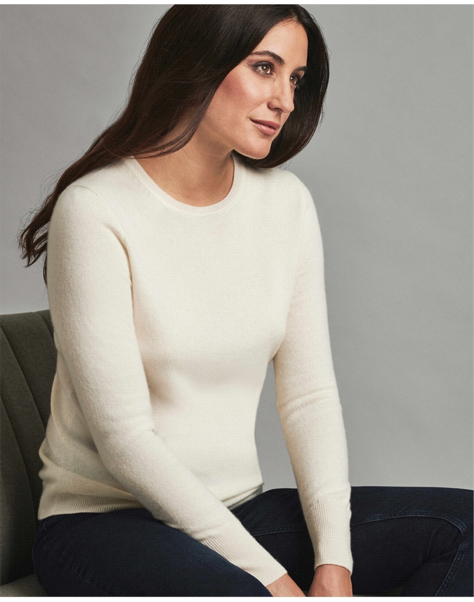 filosofi bluse Beregn Soft White | Cashmere Slim Fit Crew Neck Sweater | Pure Collection