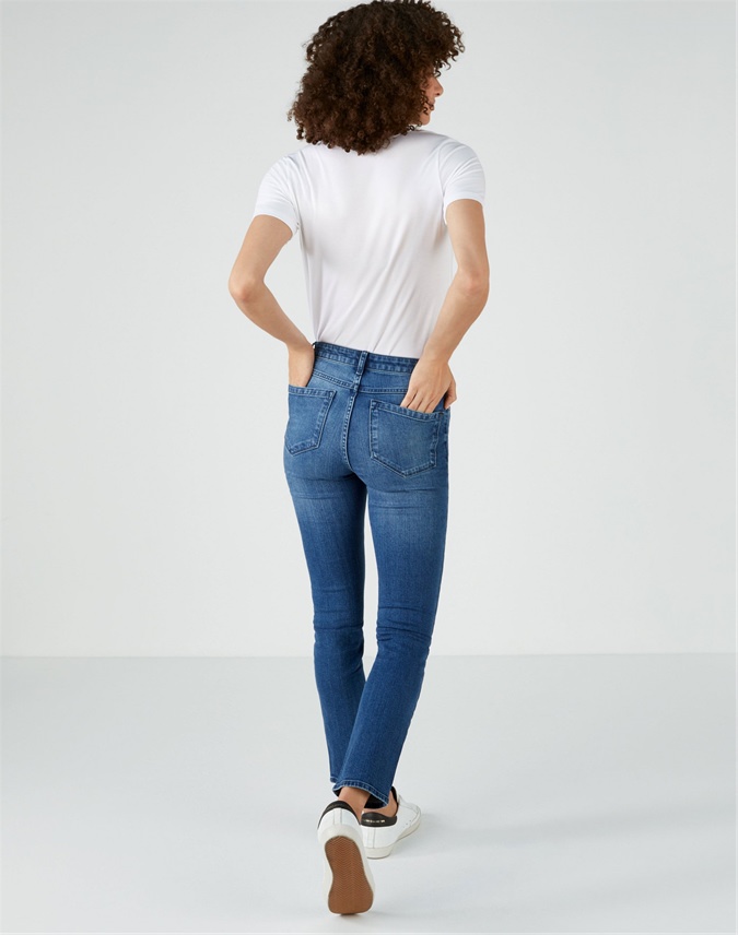 Mid Wash | Duchy Cropped Jean | Pure Collection