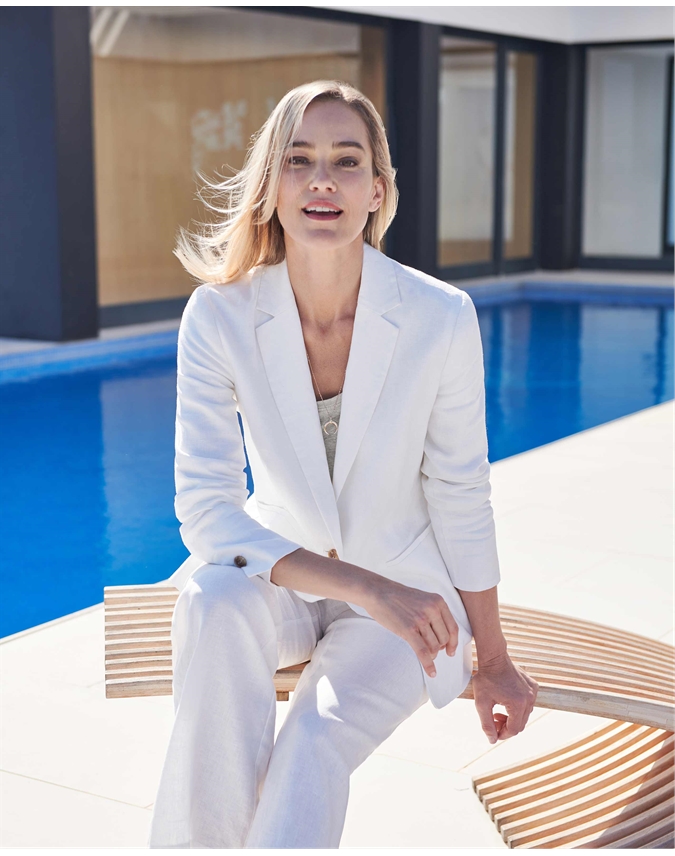 Longline Linen Blazer | escapeauthority.com