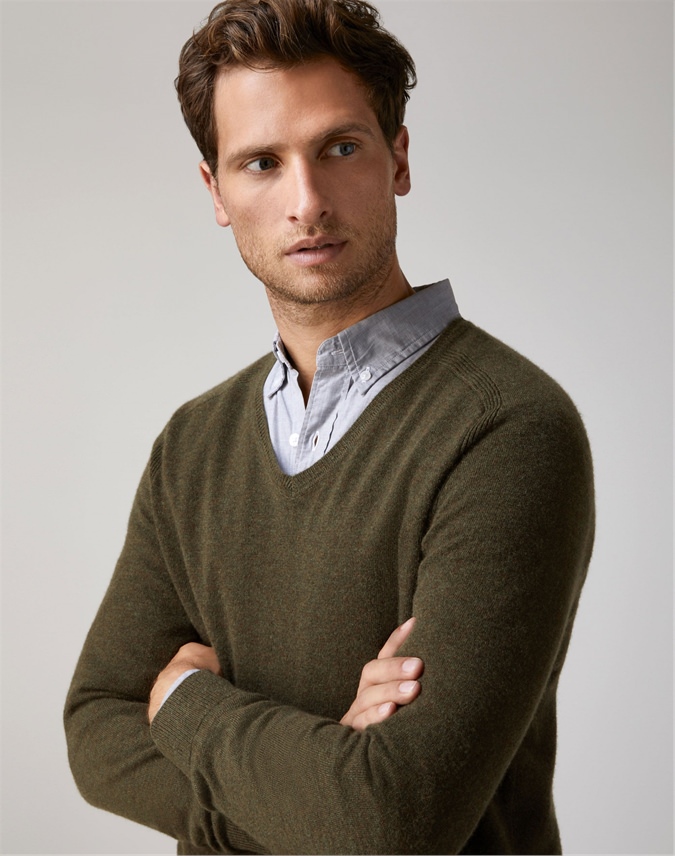 Army Green | Mens Cashmere V Neck Sweater | Pure Collection