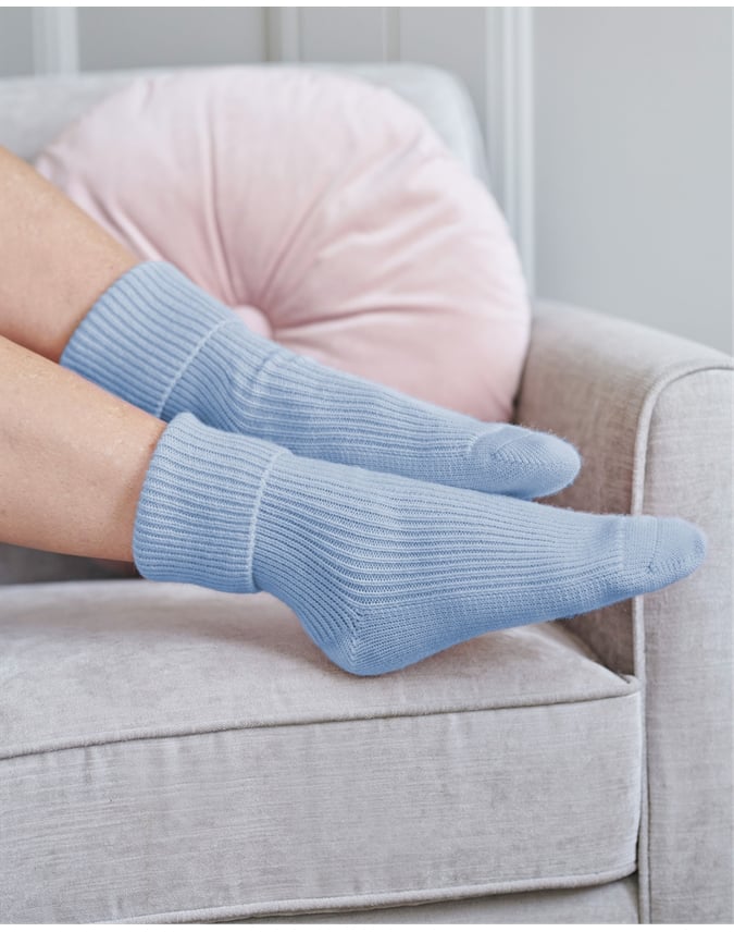 Ribbed Cashmere Socks