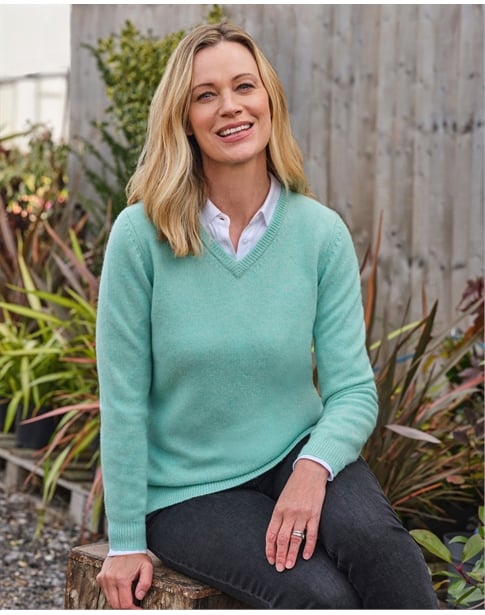 Womens Lambswool V Neck Sweater