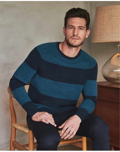 Pebble | Mens Cashmere Crew Neck Sweater | Pure Collection