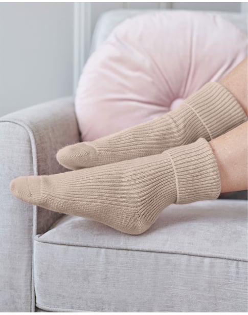 Ribbed Cashmere Socks