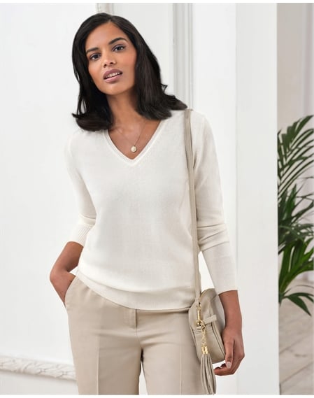 Soft White | Cashmere V Neck Sweater | Pure Collection