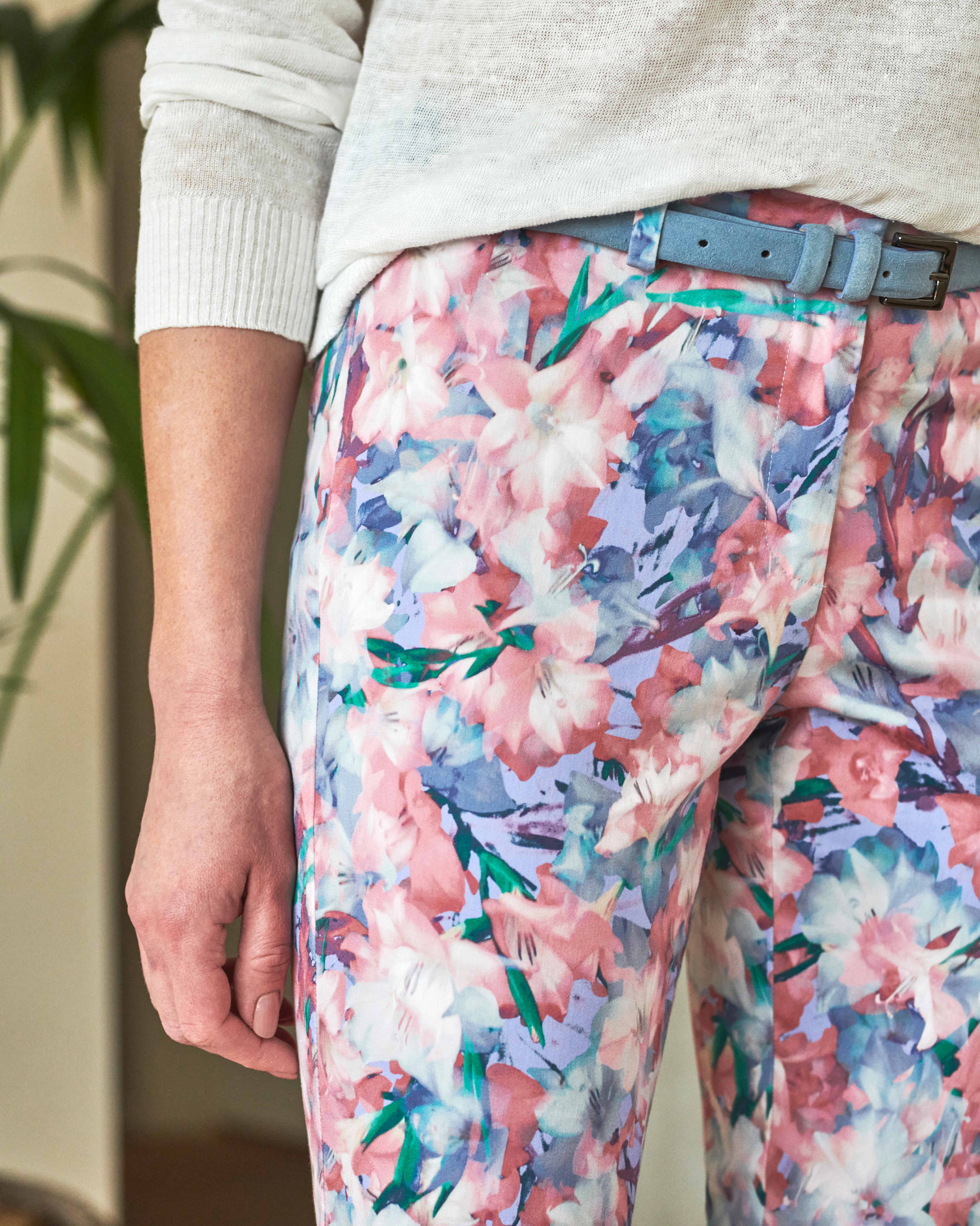 garden-floral-capri-trouser-pure-collection