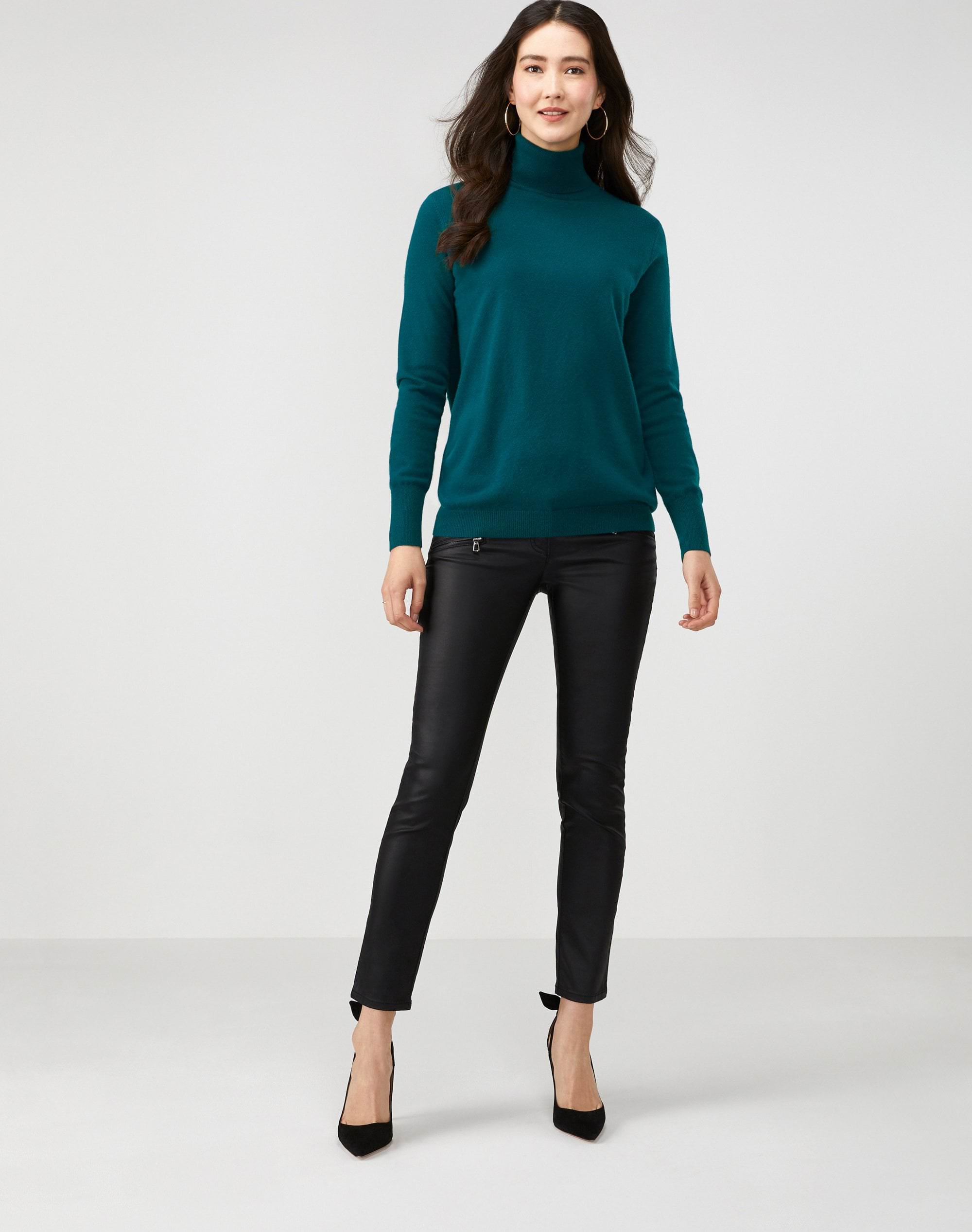 Pine Green | Cashmere Boyfriend Turtle Neck Sweater | Pure Collection