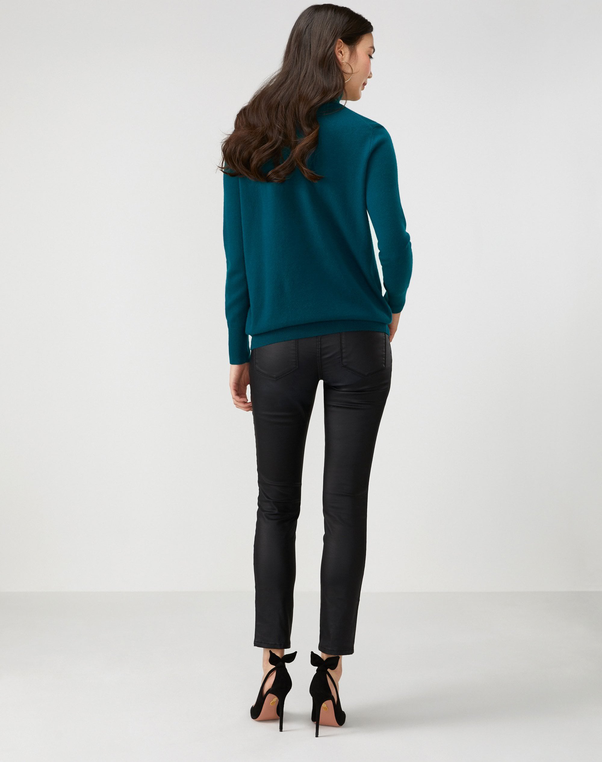 Pine Green | Cashmere Boyfriend Turtle Neck Sweater | Pure Collection