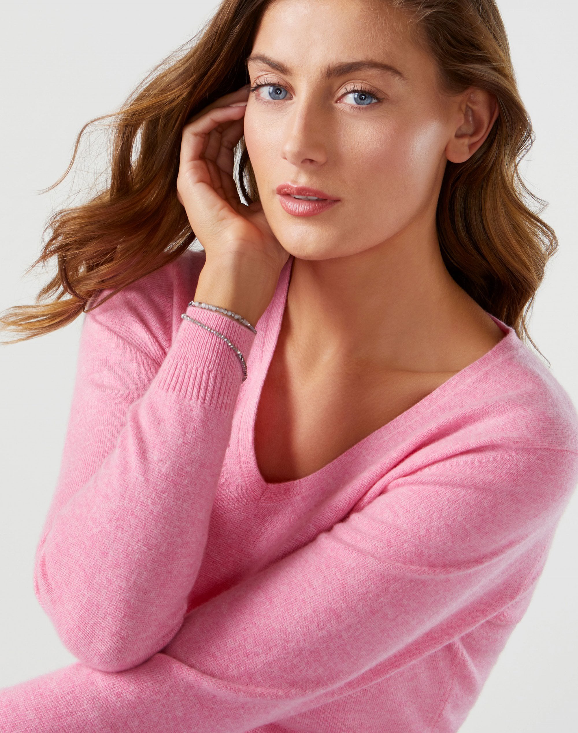 Hibiscus Pink | Cashmere Slim Fit V Neck Sweater | Pure Collection
