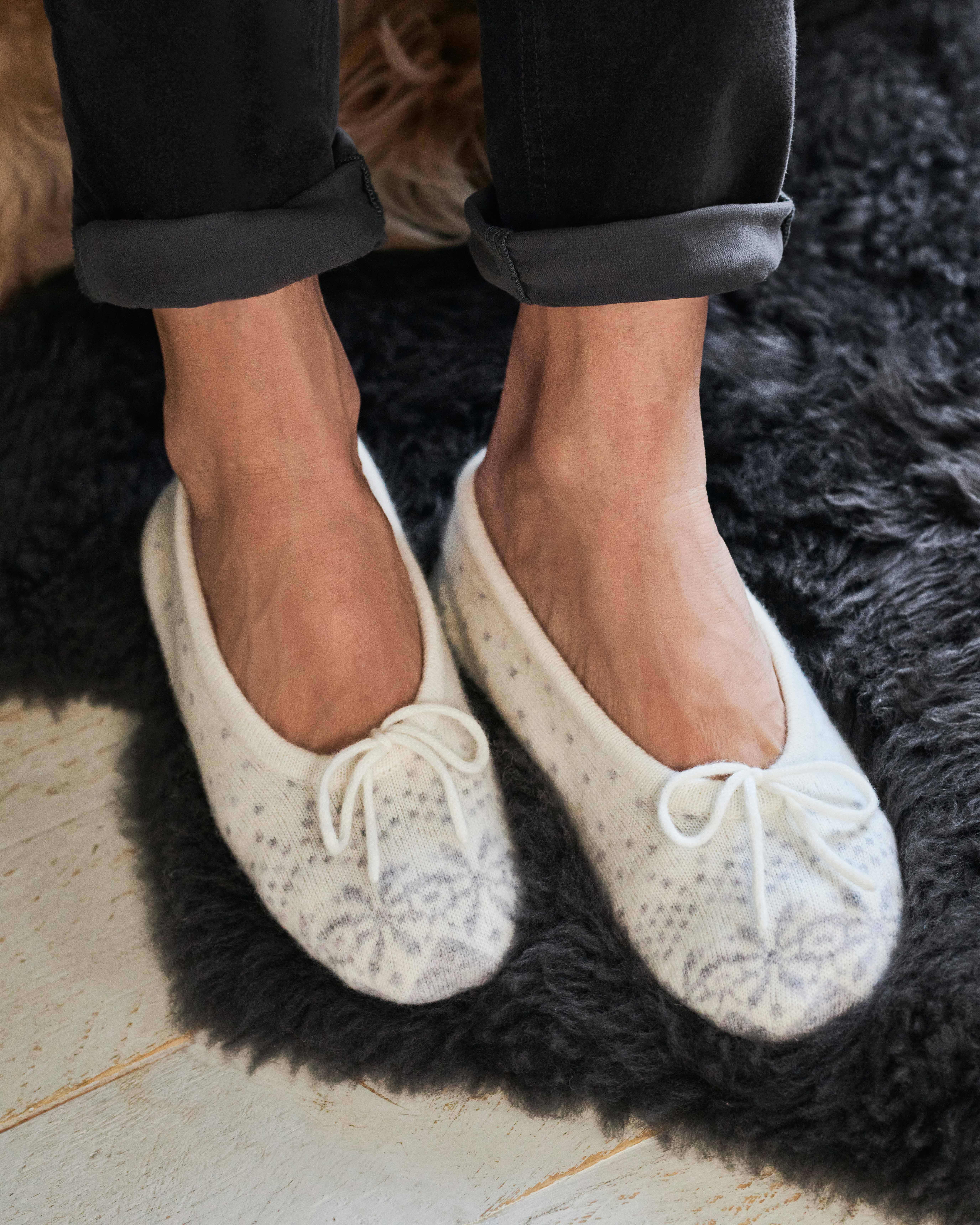 Soft White Star Cashmere Slipper Pure Collection