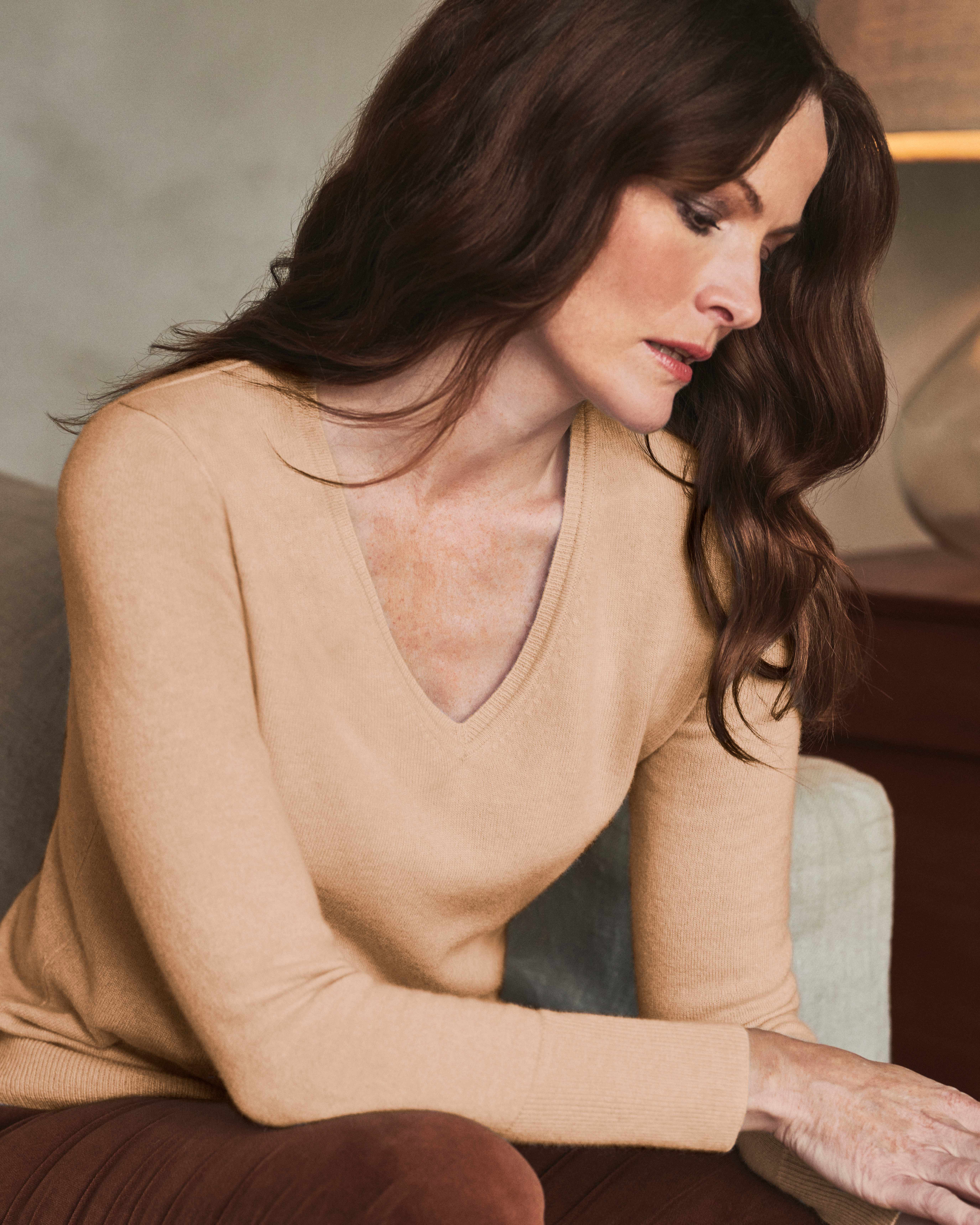 Caramel Cashmere V Neck Sweater Pure Collection